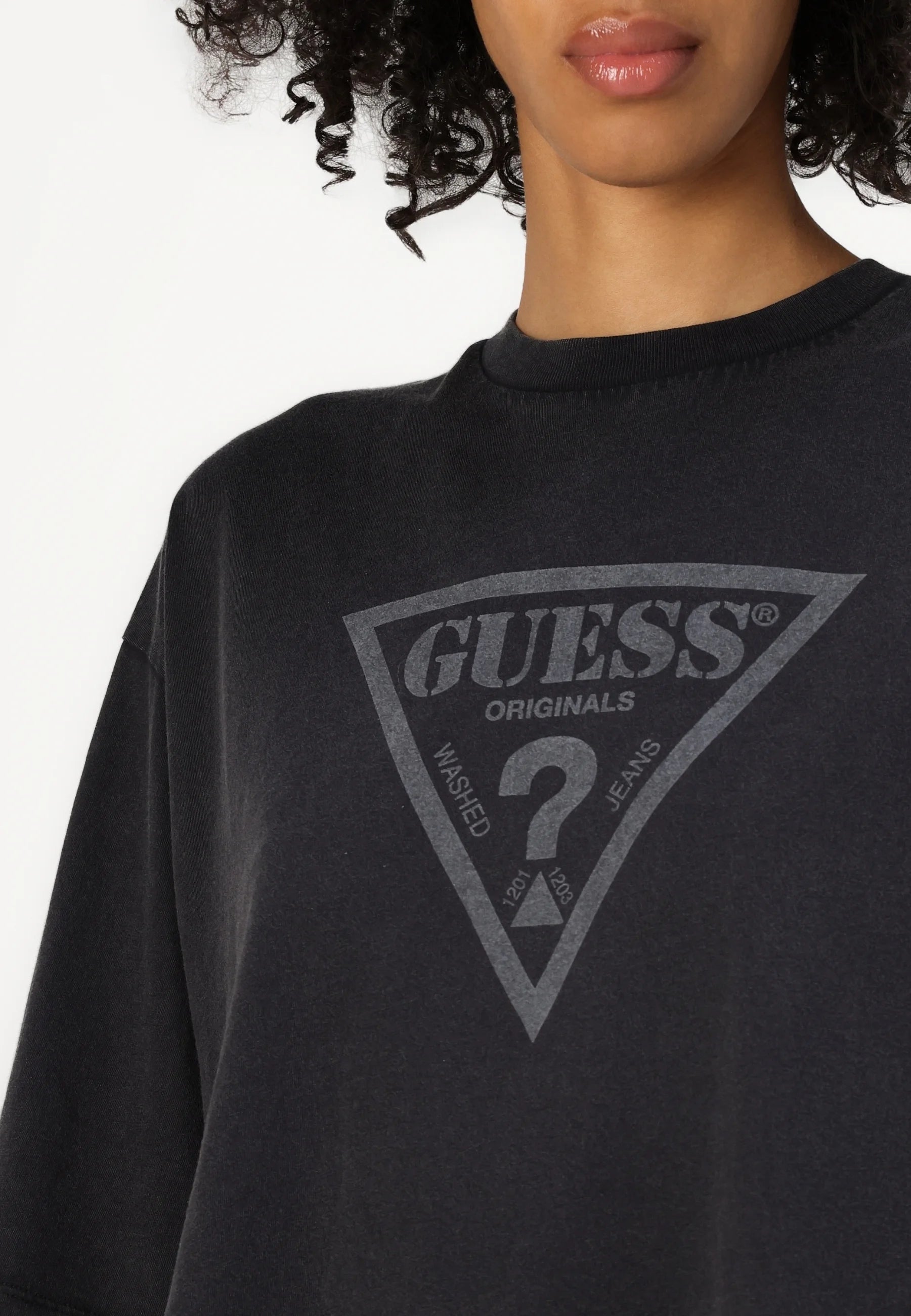 Guess Originals Triangle Logo Crop T-Shirt – Black M