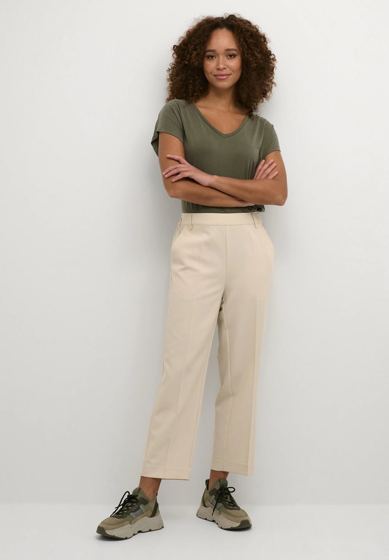 Kaffe KAsakura HW Sand Beige Cropped Tailored Trousers – Elastic Waist Pressed Crease Side Pockets | Women